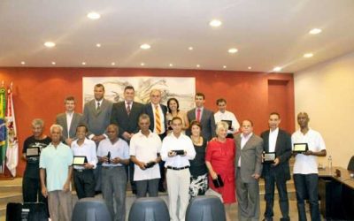 Servidores públicos recebem reconhecimento por trabalho efetivado em Nova Lima