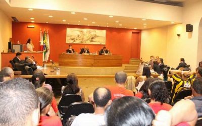 Vereadores buscam soluções para aumentar número de táxis, em Nova Lima