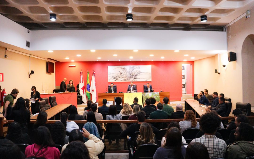 Câmara de Nova Lima lança projeto que leva política para as escolas