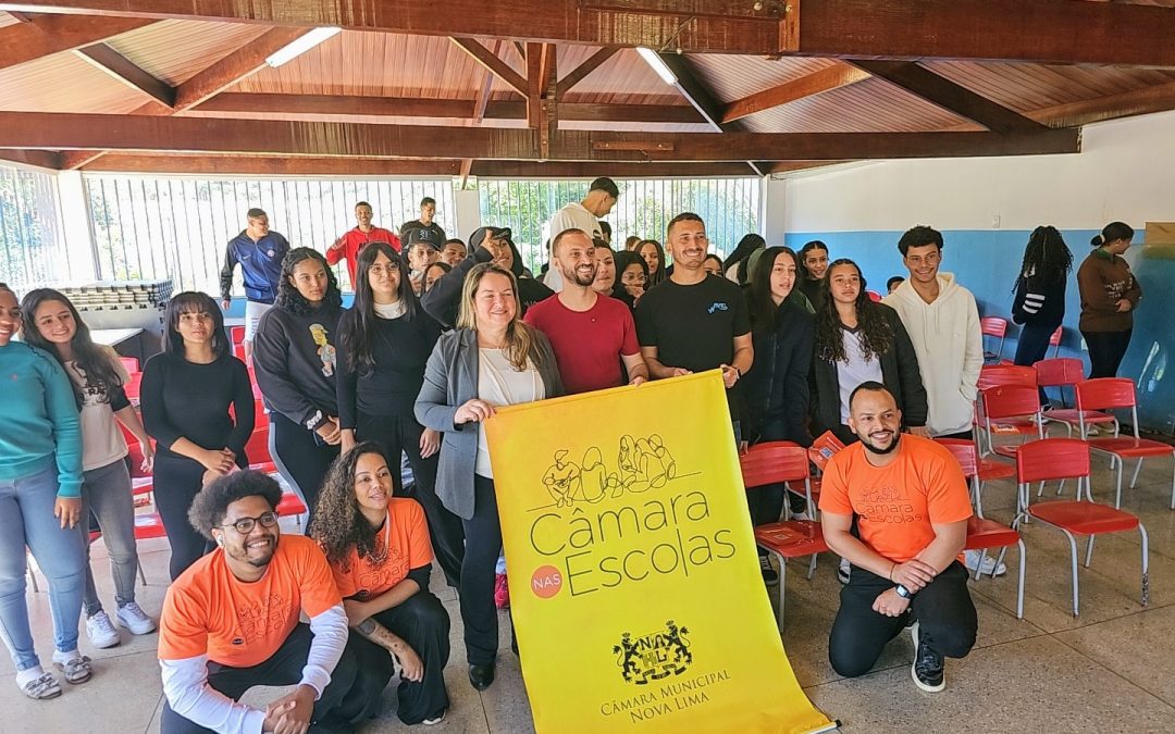 “Câmara nas Escolas” chega a mais uma região e aproxima estudantes da política