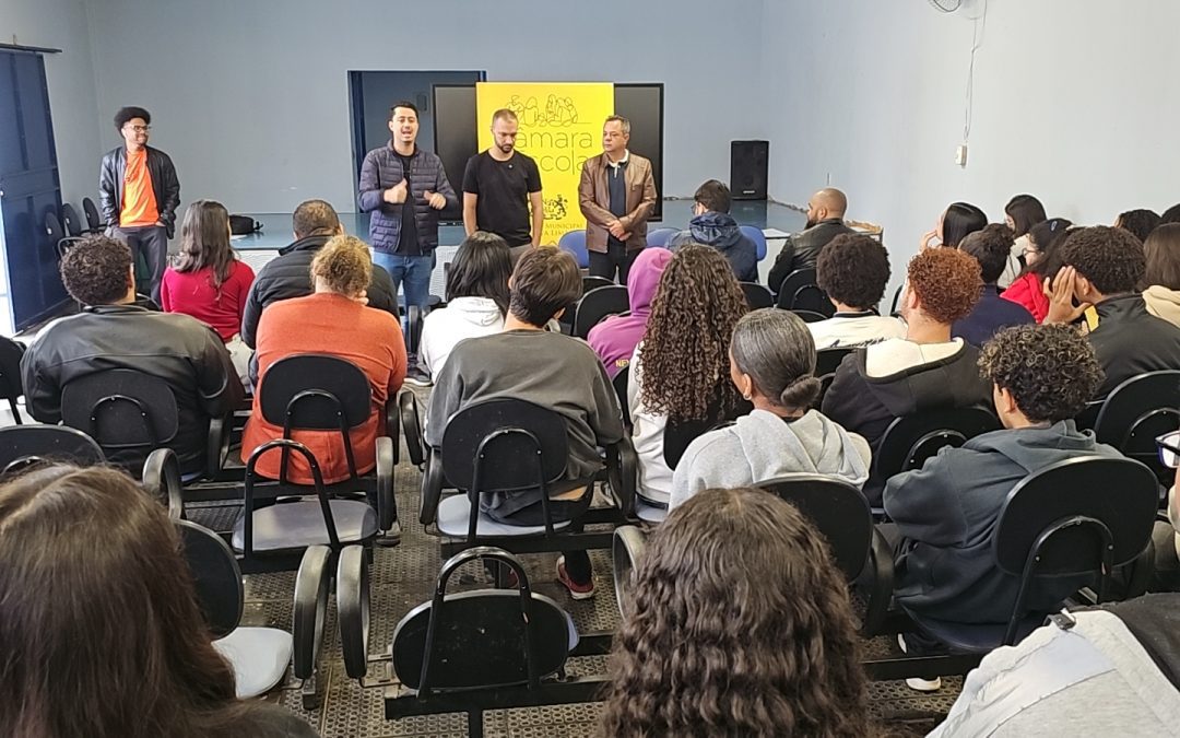 “Câmara nas Escolas” avança com eleições estudantis em Nova Lima