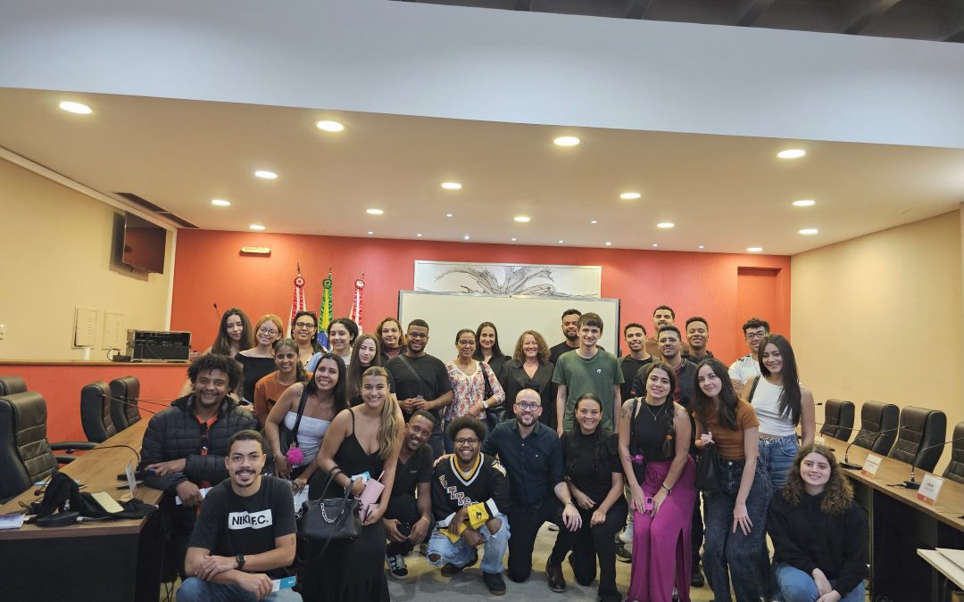 Câmara de Nova Lima promove palestra sobre educação financeira e desenvolvimento profissional para estagiários e servidores