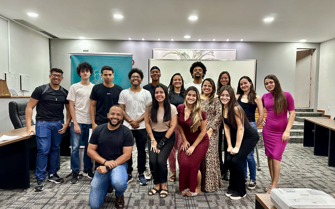 Qualificação profissional é tema de encontro mensal dos estagiários na Câmara