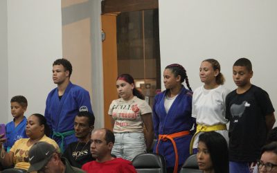 Sessão Ordinária é marcada por homenagens ao Dia do Professor e aprovação de importantes projetos de lei