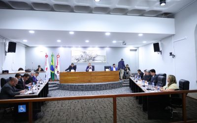 Homenagens marcam sessão da Câmara e projeto sobre Polilaminina ganha destaque em Nova Lima